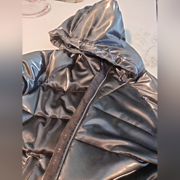 Mountain Warehouse Minus Temperature Primaloft lightweight jacket in black color - Picture 2 of 5